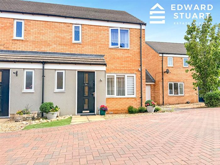 3 Bedroom Semi Detached House For Sale In Saxonbury Way, Peterborough, Cambridgeshire, PE2
