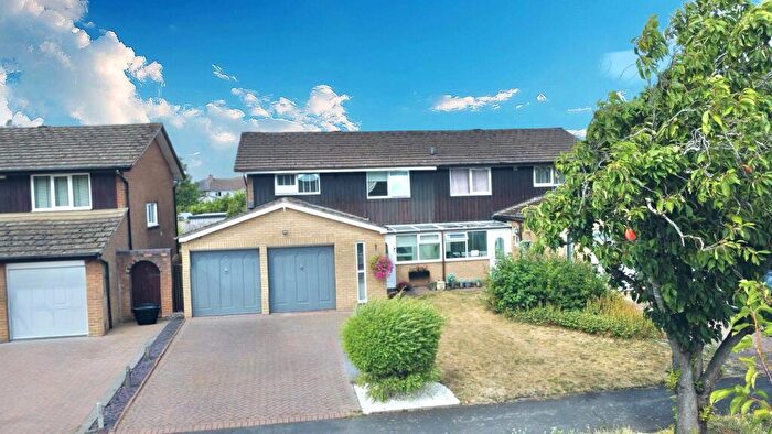 4 Bedroom Semi-Detached House For Sale In Columbia Gardens, Bedworth, CV12