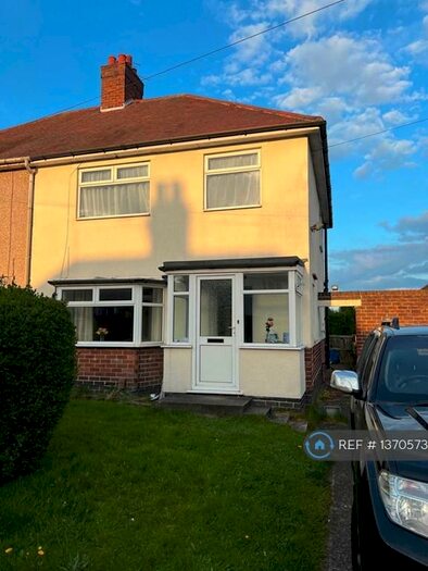 3 Bedroom Semi-Detached House To Rent In Beauvale Road, Hucknall, Nottingham, NG15