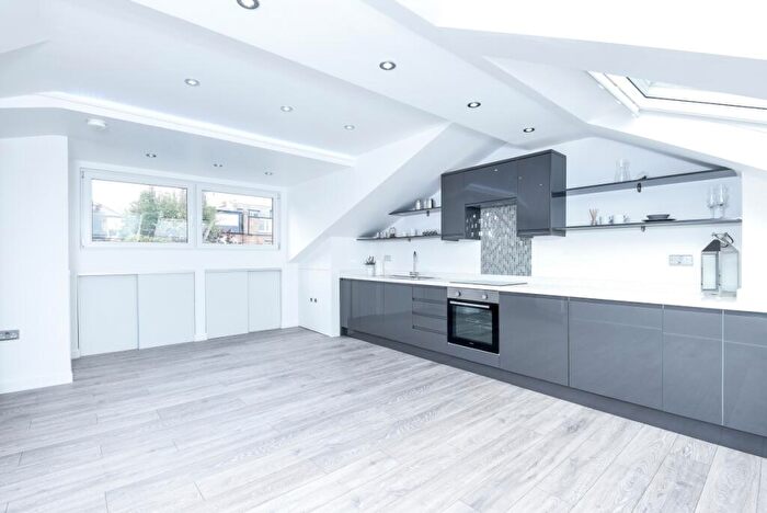 2 Bedroom Terraced House To Rent In Methuen Park, London, N10