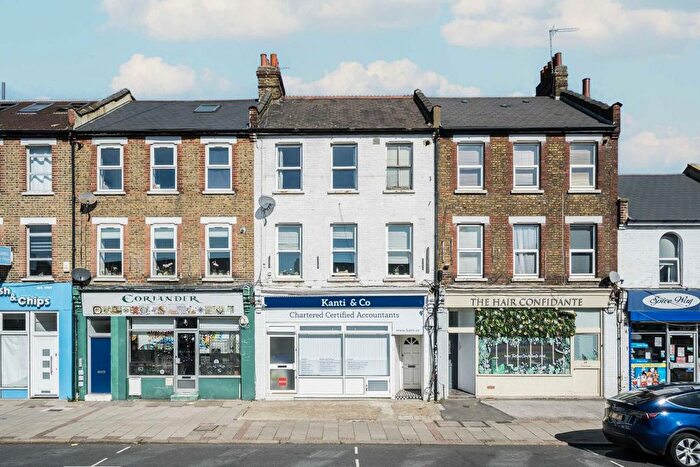 2 Bedroom Flat To Rent In Kingston Road, Wimbledon, SW19