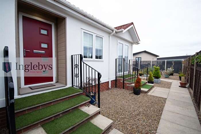 2 Bedroom Mobile/park Home For Sale In Milton Street, Saltburn-By-The-Sea, TS12