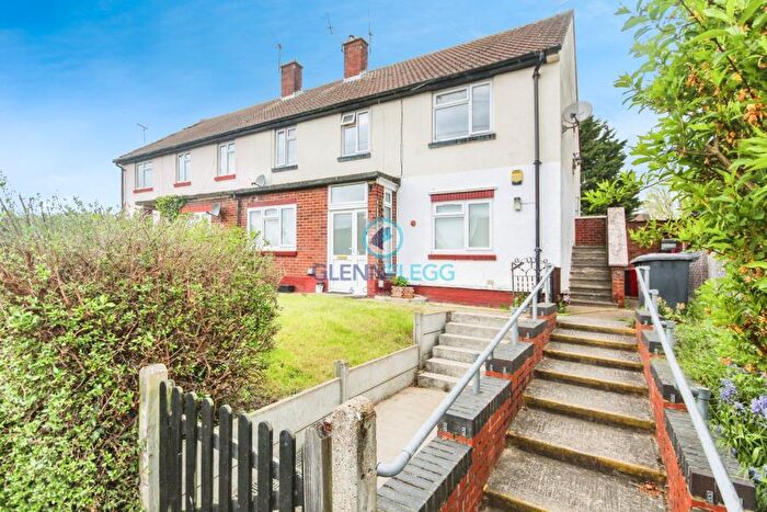 2 Bedroom Maisonette To Rent In Thirlmere Avenue, Slough, SL1