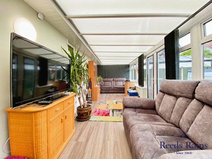 2 Bedroom Bungalow For Sale In Willow Court, Middlewich, Cheshire, CW10