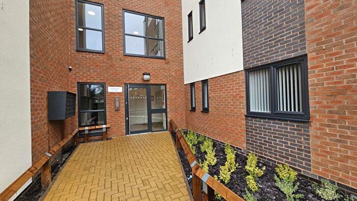 2 Bedroom Flat To Rent In Penkvale Road, Stafford, ST17