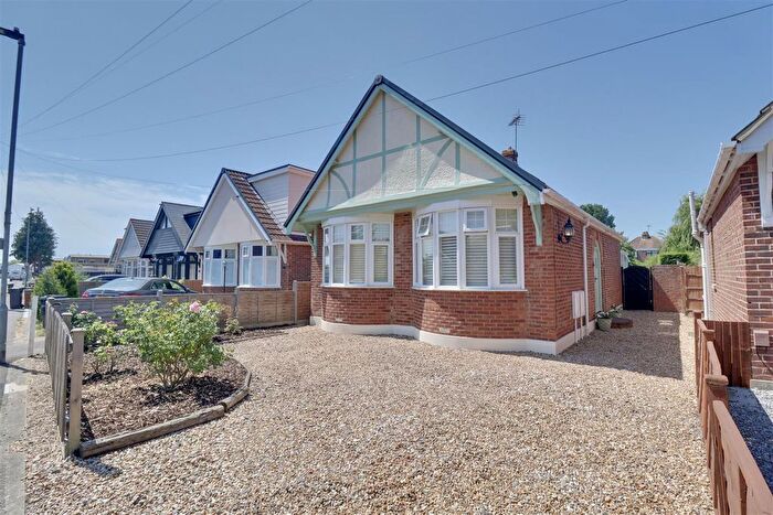 3 Bedroom Chalet For Sale In South Road, Drayton, Portsmouth, PO6