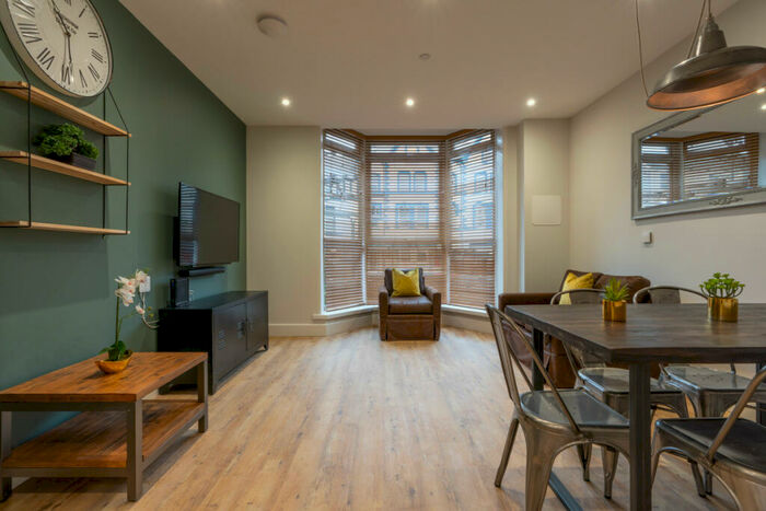 2 Bedroom Flat To Rent In Walter Road, Swansea, SA1