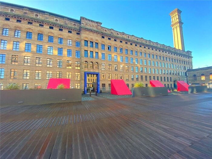 2 Bedroom Penthouse To Rent In Silk Warehouse, Lilycroft Road, Bradford, BD9