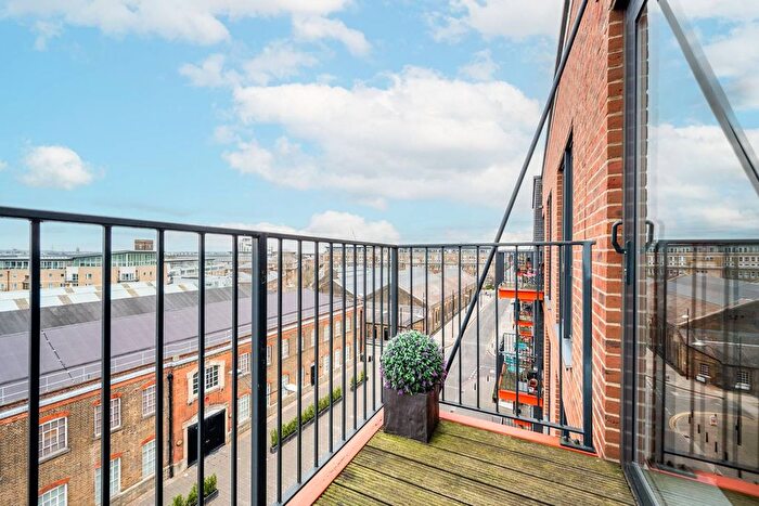 2 Bedroom Flat To Rent In Warehouse Court, Woolwich Riverside, London, SE18