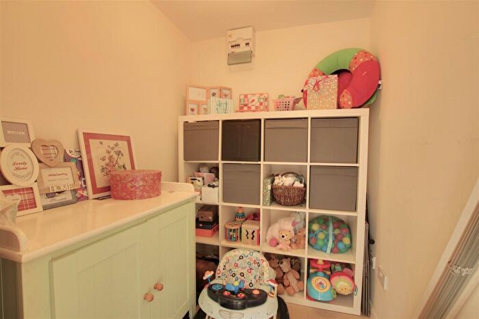 2 Bedroom Flat To Rent In Balcombe Road, Peacehaven, BN10