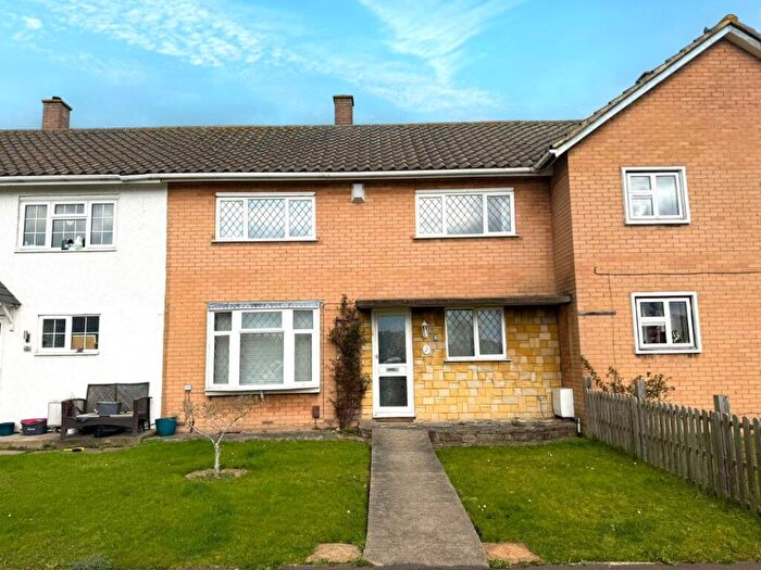 3 Bedroom Terraced House For Sale In Roseberry Gardens, Upminster, RM14