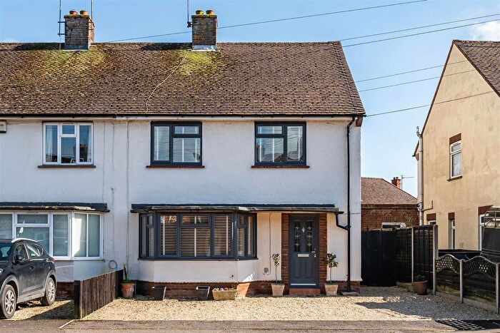 3 Bedroom Semi Detached House For Sale In Eastleigh Road, Devizes, SN10