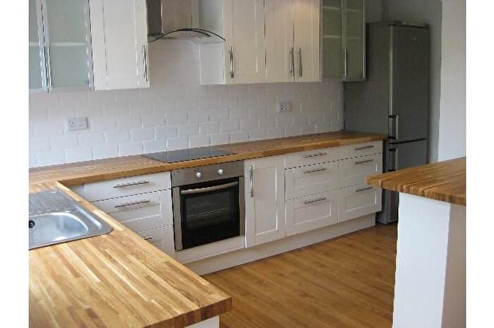 3 Bedroom Semi-Detached House To Rent In Tonge Close, Beckenham, BR3