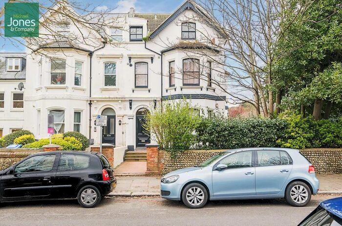 Studio To Rent In St. Georges Road, Worthing, West Sussex, BN11