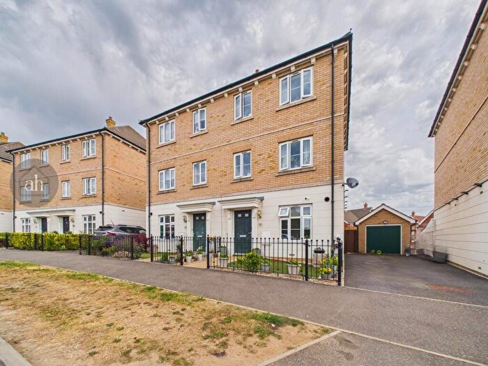 4 Bedroom Town House For Sale In Brooke Way, Stowmarket, IP14