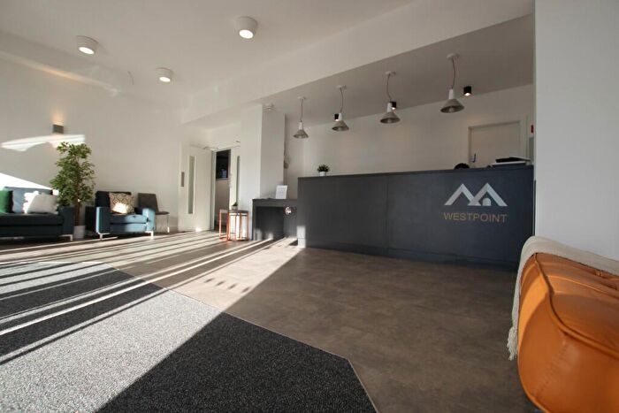 1 Bedroom Apartment To Rent In Chester Road, Manchester, Greater Manchester, M16