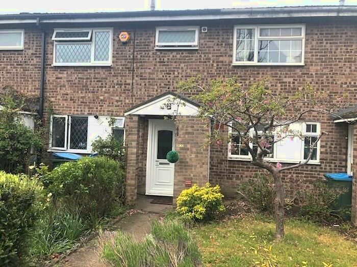 3 Bedroom Property To Rent In Sutherland Walk, Aylesbury, HP21