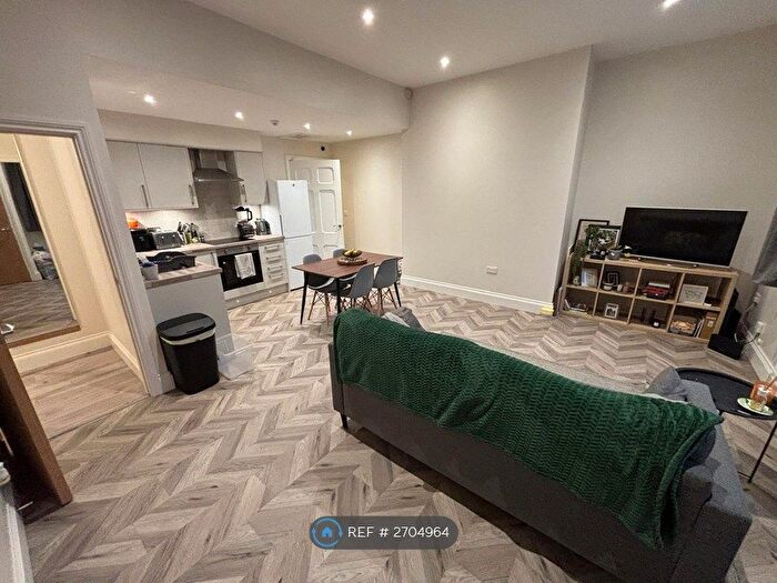 1 Bedroom Flat To Rent In Otley Road, Leeds, LS16