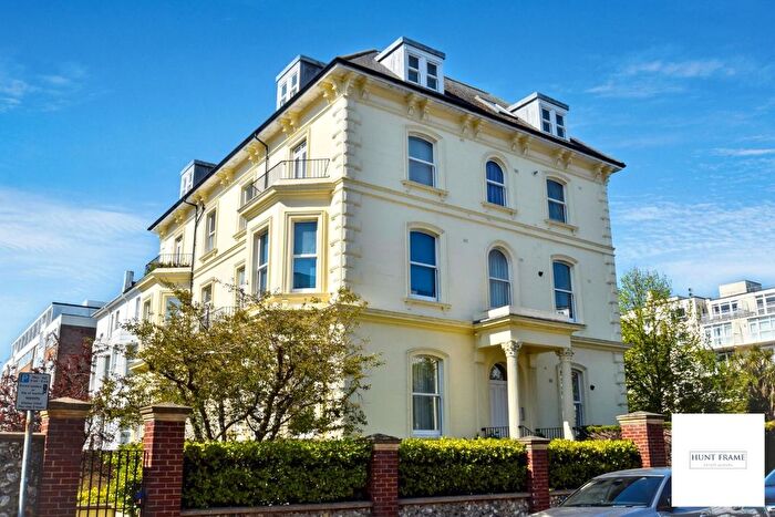 2 Bedroom Flat For Sale In Devonshire Place, Eastbourne, BN21