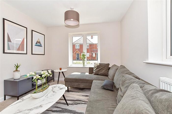 3 Bedroom Semi-detached House For Sale In Maude Close, The Maude, New Romney, Kent, TN28