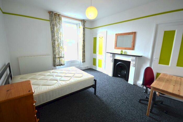 Flat To Rent In Sutherland Road, Plymouth, PL4