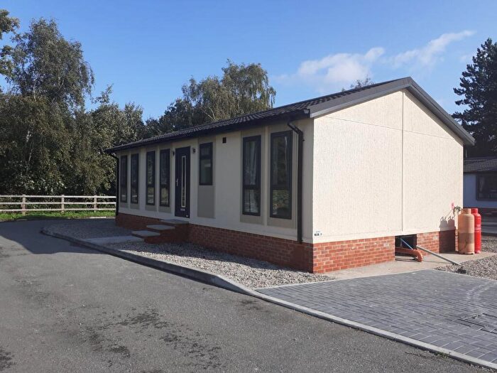 2 Bedroom Park Home For Sale In Birtley, Chester-le-Street, DH2