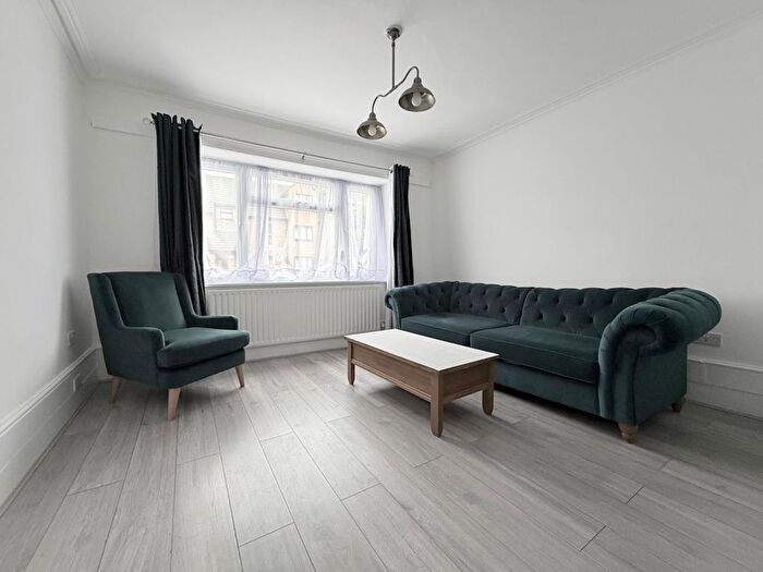 4 Bedroom Terraced House To Rent In Avenue Road, London, N15