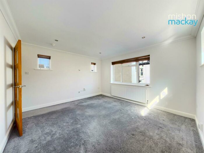 2 Bedroom Apartment To Rent In Westbourne Villas, Hove, BN3