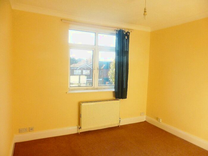 1 Bedroom Flat To Rent In Bitterne Road West, Southampton, SO18