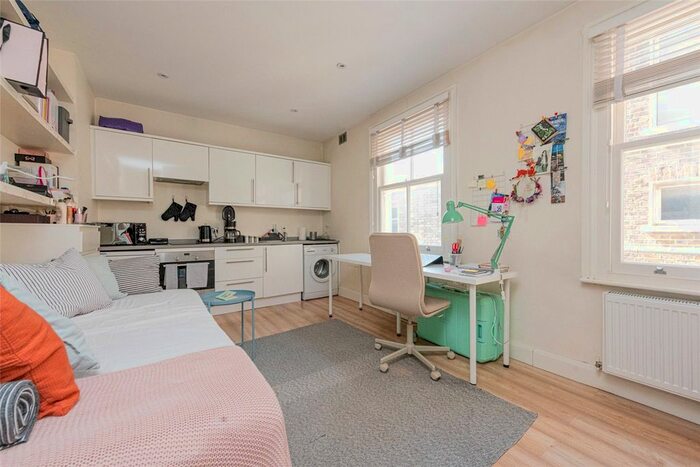 Studio To Rent In Kilburn Lane, Queens Park, W10