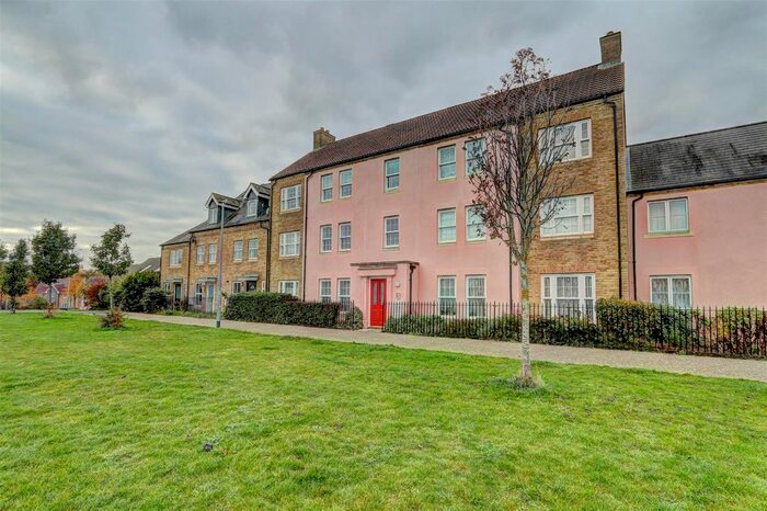 2 Bedroom Flat To Rent In Kings Avenue, Ely CB7