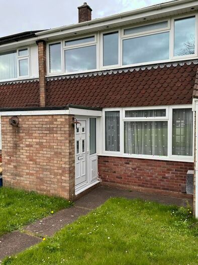 3 Bedroom Terraced House To Rent In The Chippings, Bristol, BS16