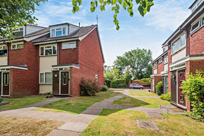 2 Bedroom Maisonette To Rent In Westfield Park, HA5