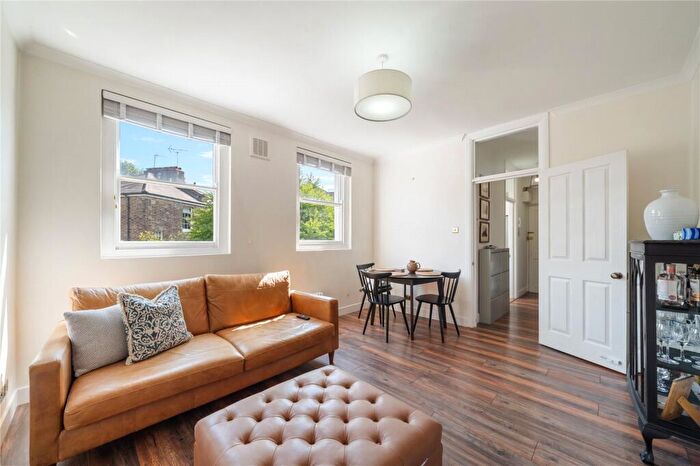 2 Bedroom Apartment To Rent In New North Road, London, N1