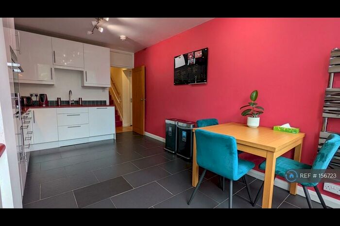 2 Bedroom Maisonette To Rent In Newland Court, London, EC1V