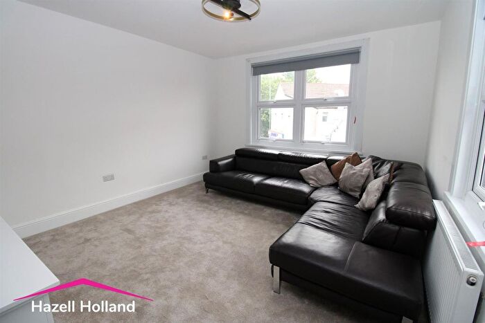 2 Bedroom Maisonette To Rent In Park Road, Dartford, DA1