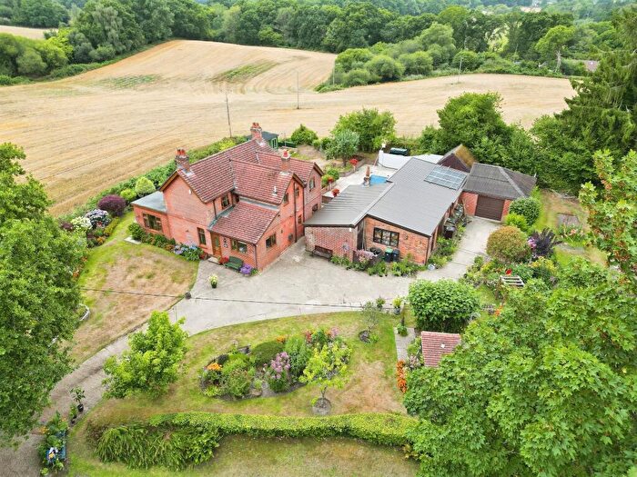 4 Bedroom Detached House For Sale In Broxhill, Fordingbridge, SP6