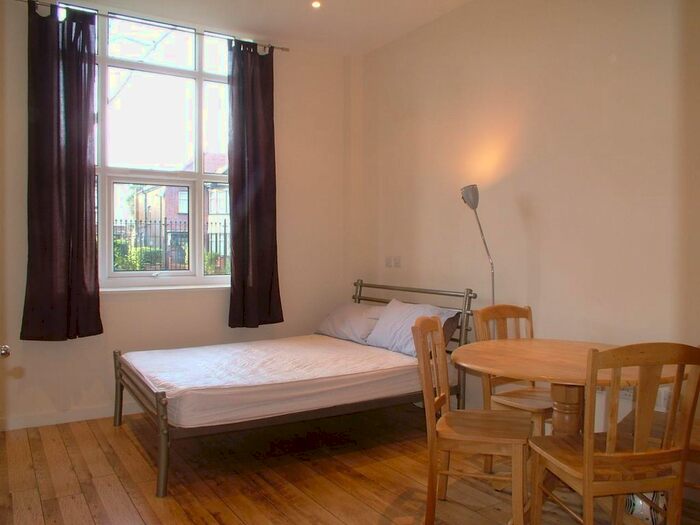 Studio To Rent In Bromyard Avenue, Acton, W3