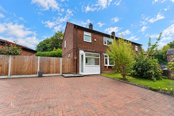 3 Bedroom Semi Detached House For Sale In Northurst Drive, Manchester, M8