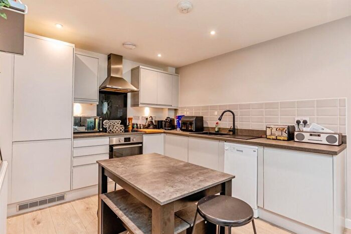 1 Bedroom Flat For Sale In Ashton Rise, Bristol, BS3