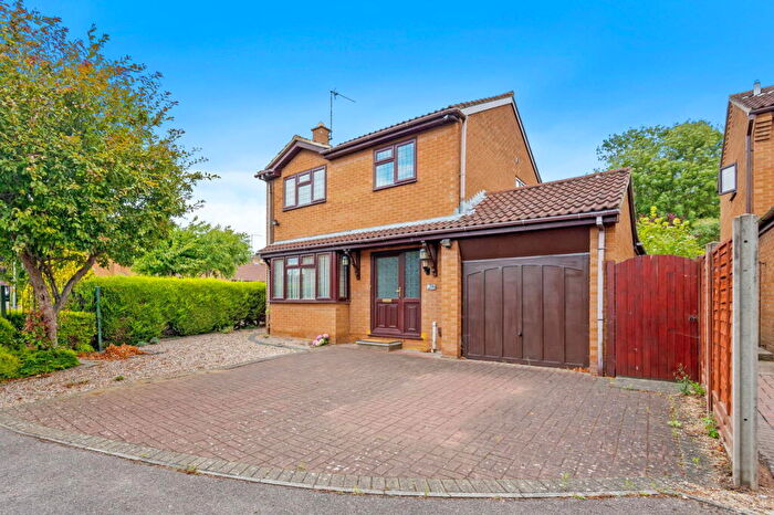 3 Bedroom Detached House For Sale In Rossendale Drive, Barton Seagrave, NN15