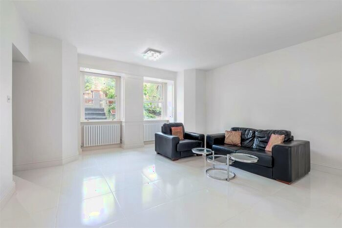 2 Bedroom Flat To Rent In Fitzjohns Avenue, Hampstead, NW3