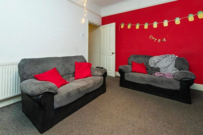 4 Bedroom House To Rent In Umberslade Road, Selly Oak, Birmingham, West Midlands, B29