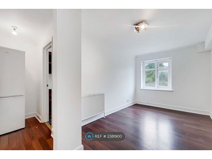 1 Bedroom Flat To Rent In Merton Road, London, SW19