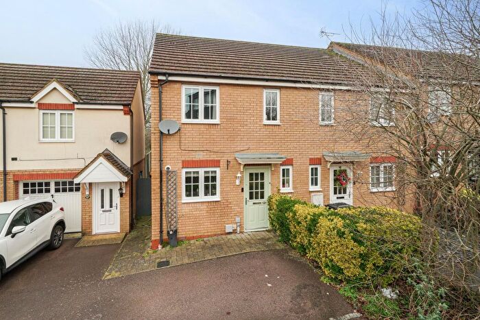 3 Bedroom End Of Terrace House For Sale In Cooper Drive, Leighton Buzzard, LU7