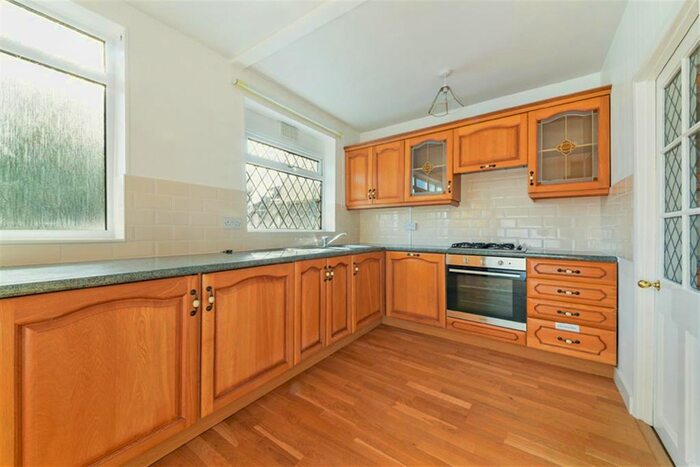 3 Bedroom Flat To Rent In Kenmare Road, Thornton Heath, CR7