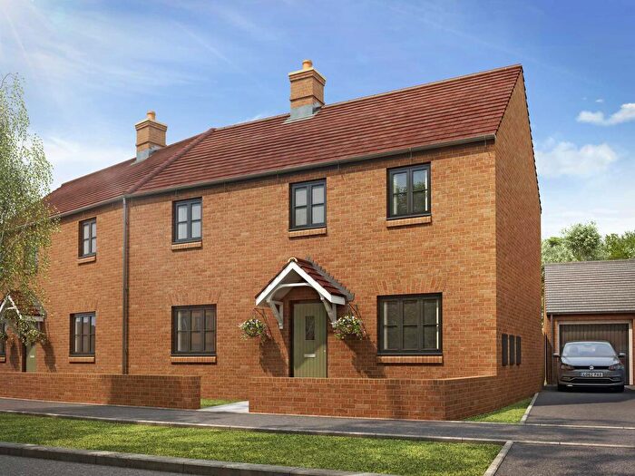 3 Bedroom Semi Detached House For Sale In Epsom Avenue, Towcester, Northamptonshire, NN12