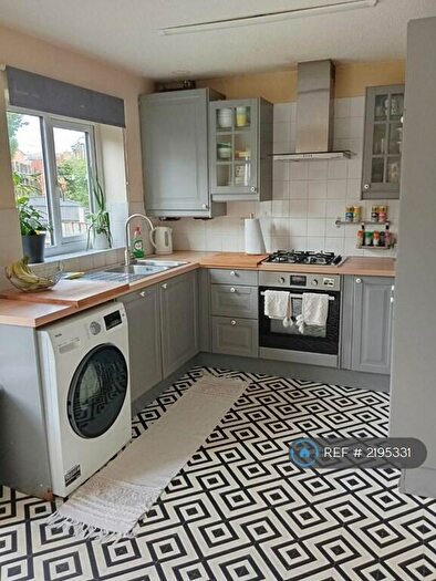 3 Bedroom Terraced House To Rent In Yew Street, Manchester, M15