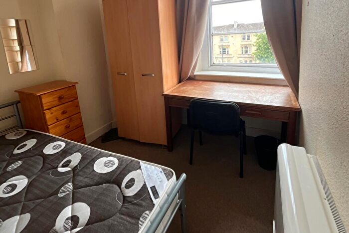 7 Bedroom Terraced House To Rent In Tyndalls Park Road, Top Floor Flat, Clifton, Bristol, BS8
