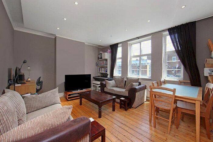 3 Bedroom Flat To Rent In Crouch End Hill, London, N8
